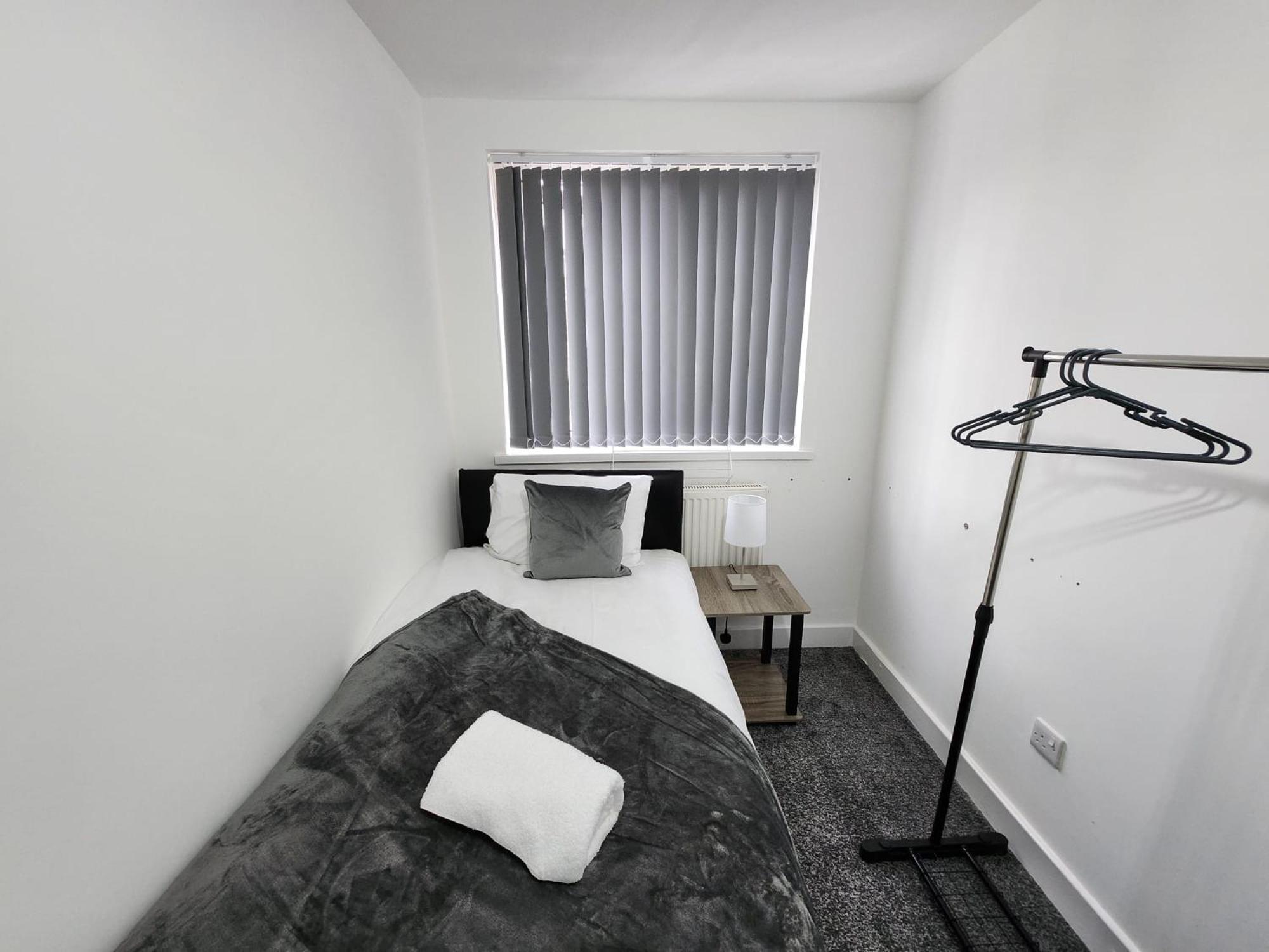 4 Bedroom 2 Bathroom Shared House - Near Bhx And Nec Birmingham Exterior photo