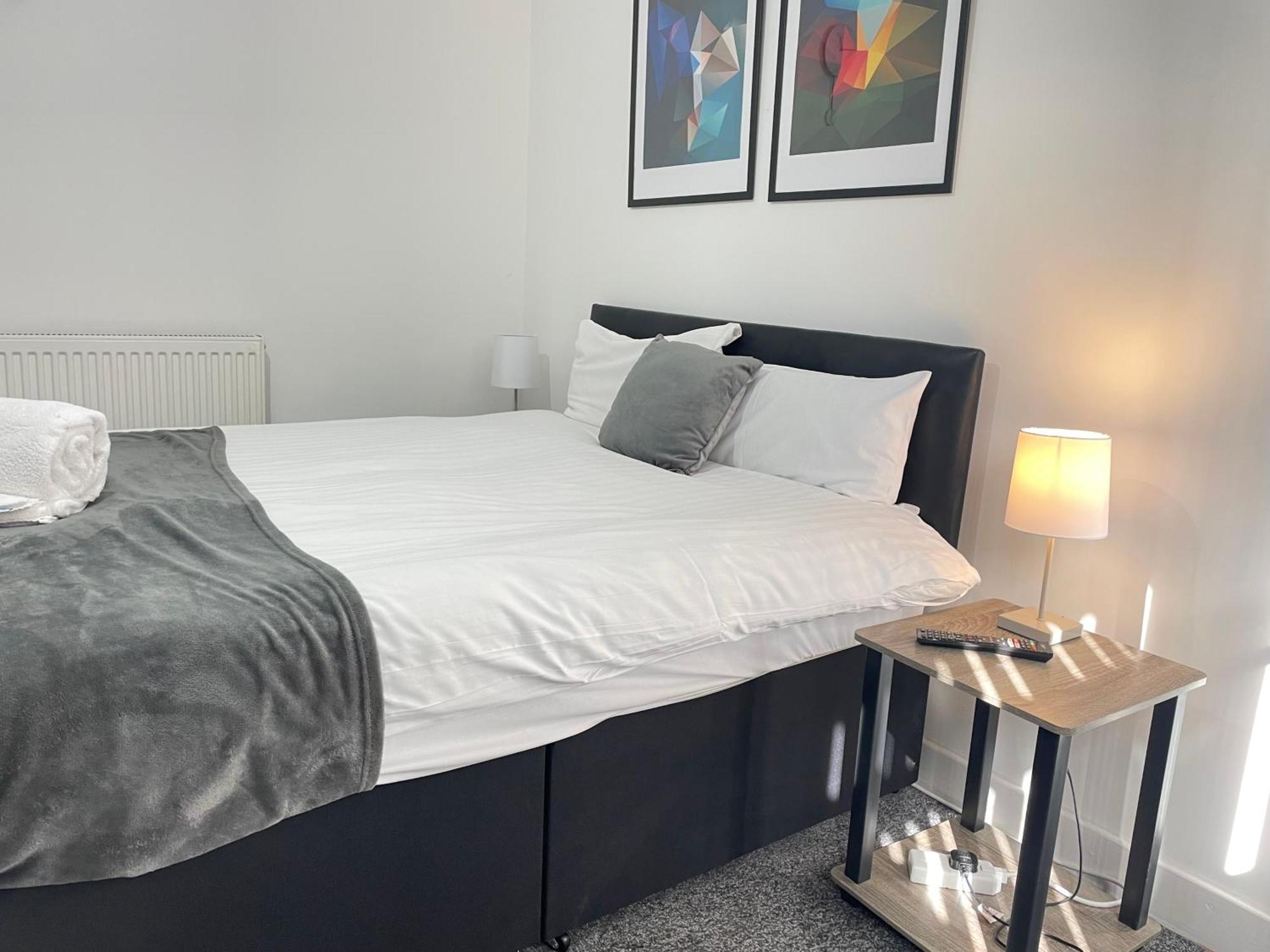4 Bedroom 2 Bathroom Shared House - Near Bhx And Nec Birmingham Exterior photo