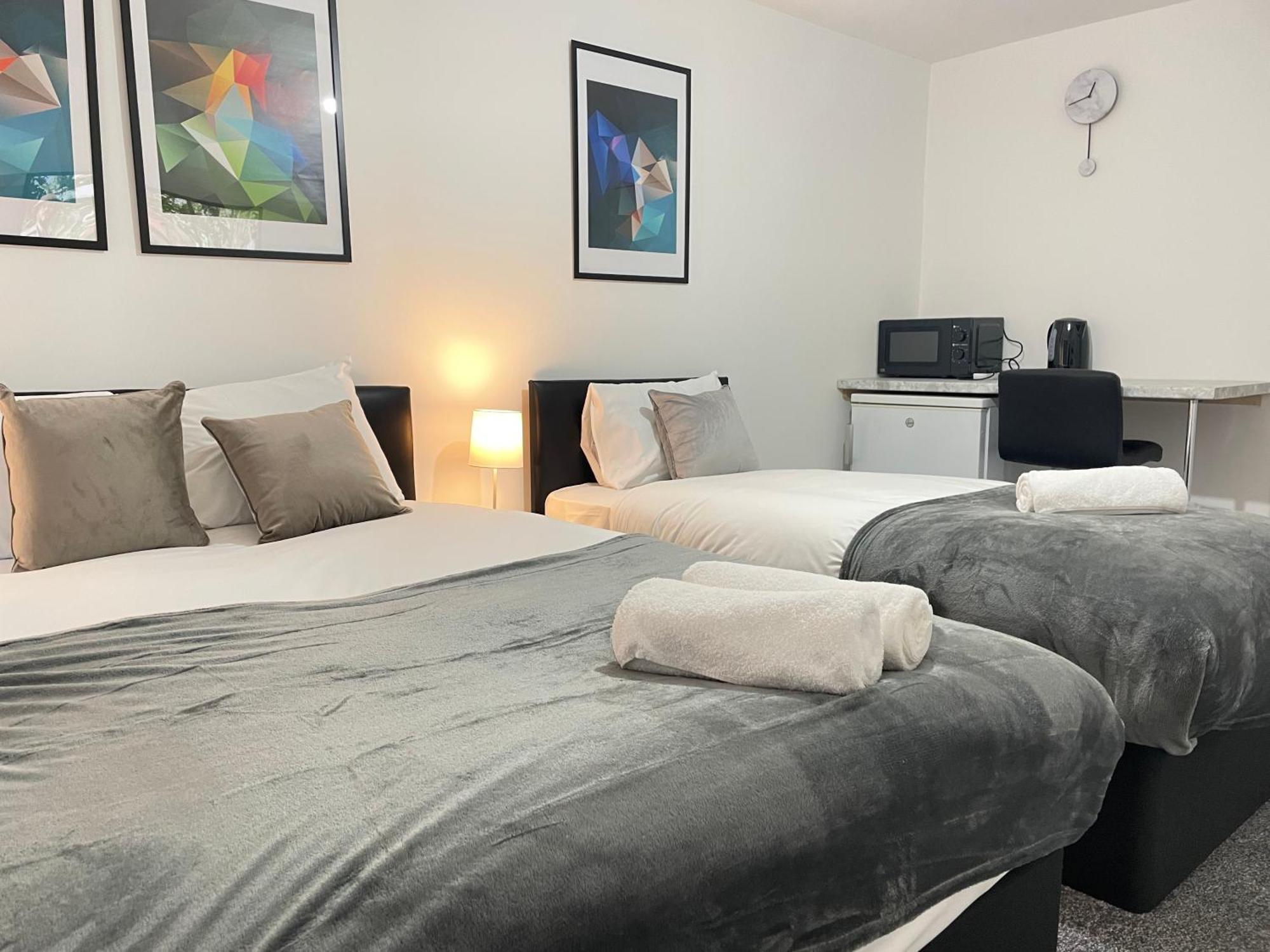 4 Bedroom 2 Bathroom Shared House - Near Bhx And Nec Birmingham Exterior photo